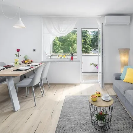 App***max Apartment *